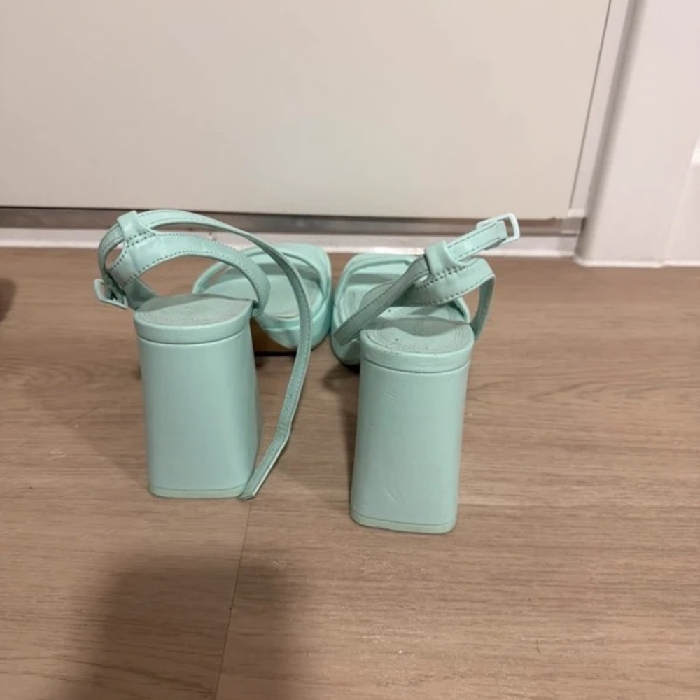 stradivarius Pastel Mint Slingback Block Heels - Picture 3 of 3